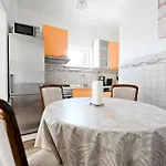 Brane Apartments With Shared Swimming Pool * Задар