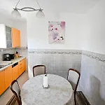 Апартаменти Brane Apartments With Shared Swimming Pool