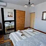 Апартаменти Brane Apartments With Shared Swimming Pool *