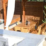Brane Apartments With Shared Swimming Pool Апартаменти Задар