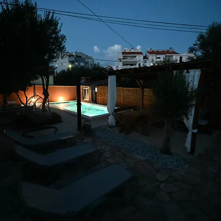 Апартаменти Brane Apartments With Shared Swimming Pool *