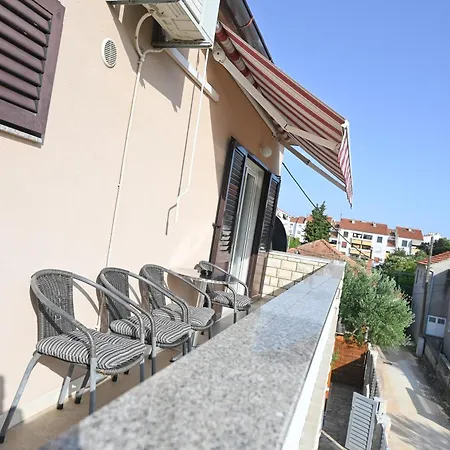 Brane Apartments With Shared Swimming Pool Задар