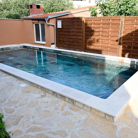 Apartman Brane With Shared Swimming Pool *
