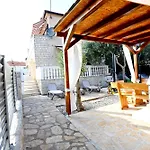 דירה Brane Apartments With Shared Swimming Pool