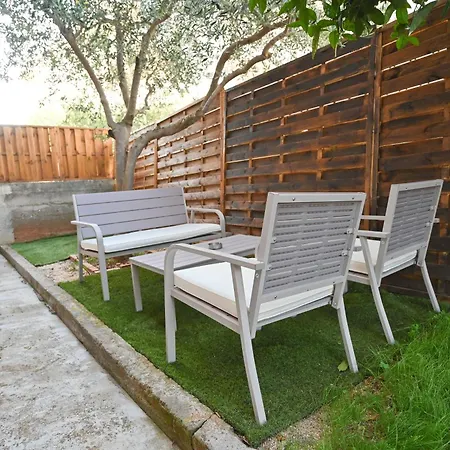 Brane With Swimming Pool Appartement