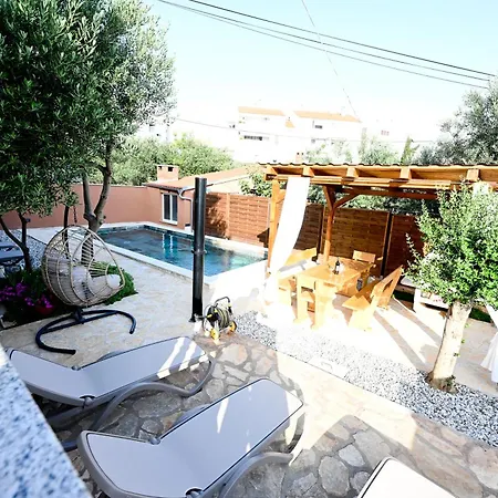 Appartement Brane With Swimming Pool