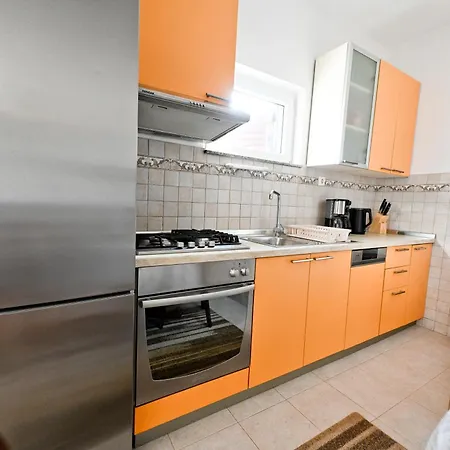 Brane With Swimming Pool Apartment *