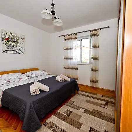 Brane With Swimming Pool Διαμέρισμα Ζαντάρ