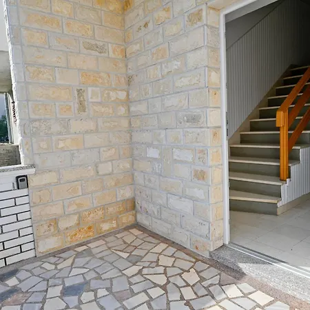 Brane With Swimming Pool *