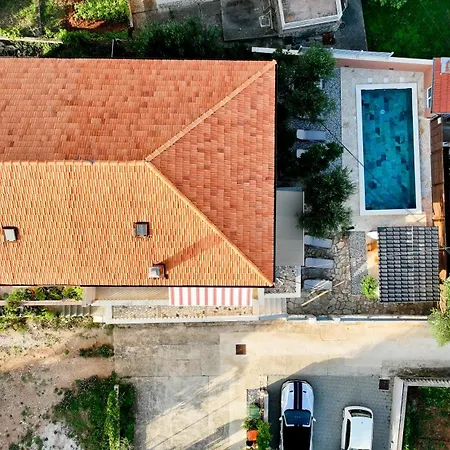 Διαμέρισμα Brane With Swimming Pool *