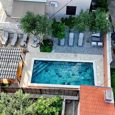 Brane With Shared Swimming Pool Apartamento Zadar