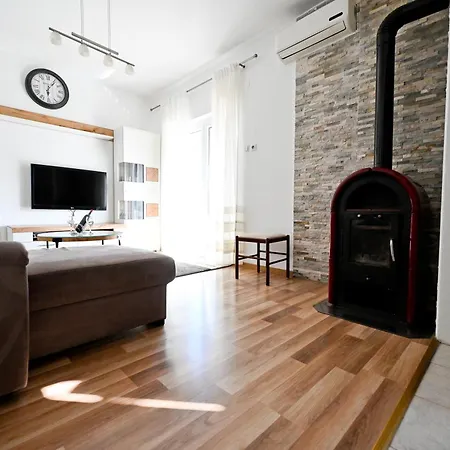 Apartment Brane With Swimming Pool