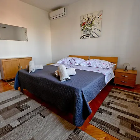 Διαμέρισμα Brane With Swimming Pool Ζαντάρ