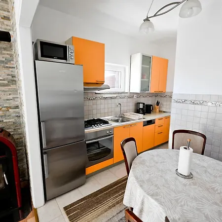 Brane With Swimming Pool * Ζαντάρ