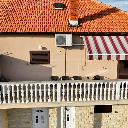 Apartamento Brane With Shared Swimming Pool *
