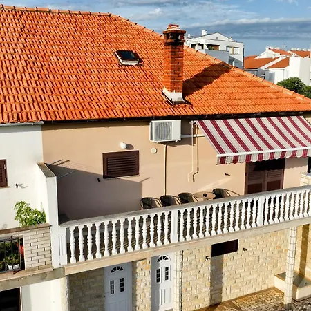Apartamento Brane With Shared Swimming Pool Zadar