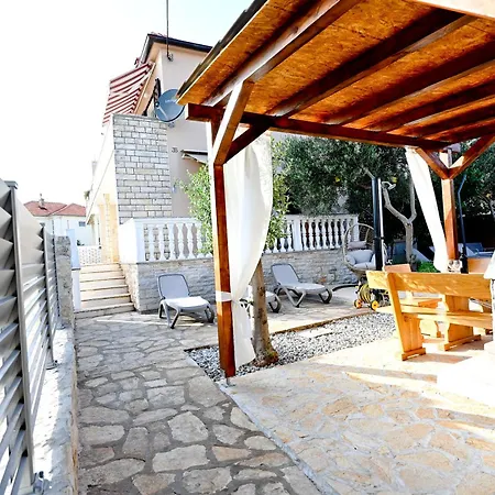 Apartamento Brane With Shared Swimming Pool