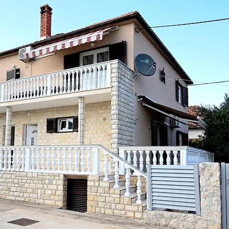 Διαμέρισμα Brane With Swimming Pool