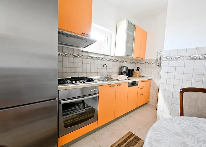 Brane With Swimming Pool Appartamento