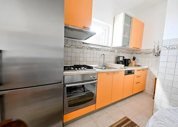 Brane With Swimming Pool Appartamento *