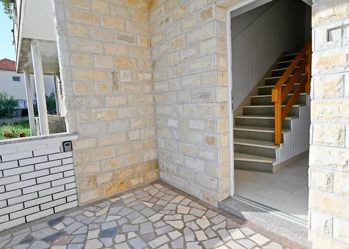 Brane With Swimming Pool *