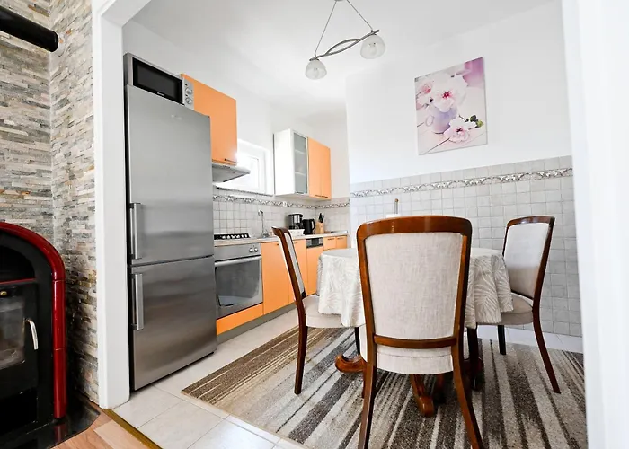 Brane With Swimming Pool Appartamento