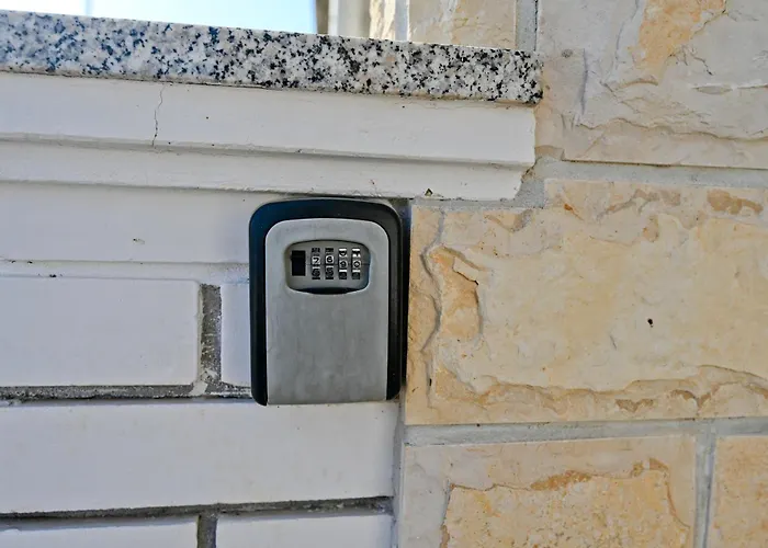 Brane With Swimming Pool Zara