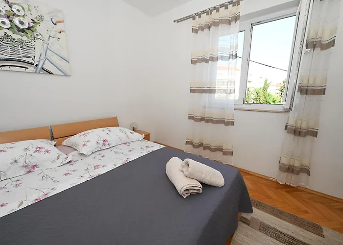 Appartamento Brane With Swimming Pool Zara