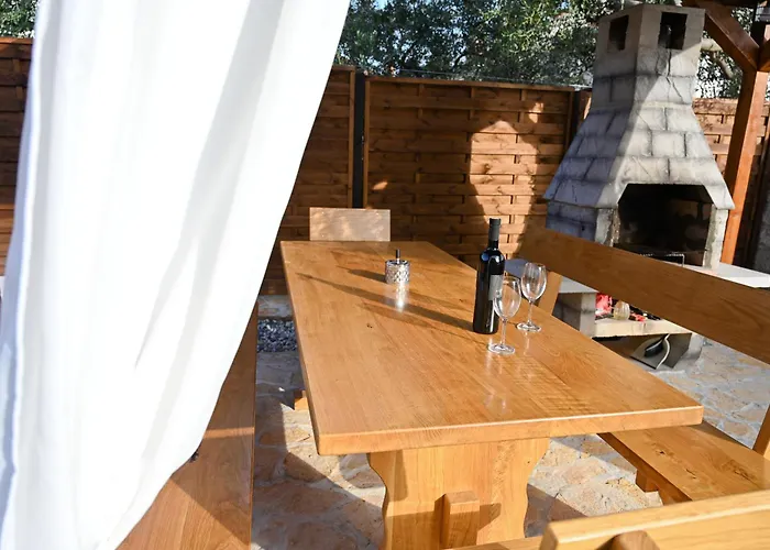 Brane With Swimming Pool Appartamento *