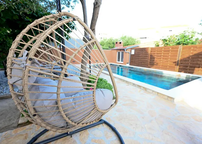 Brane With Swimming Pool Appartamento