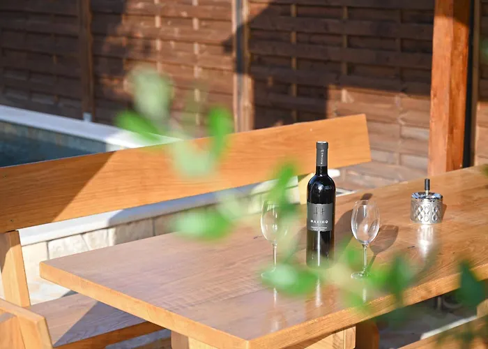 Brane With Swimming Pool Appartamento *