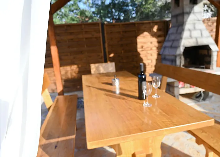 Brane With Swimming Pool * Zara